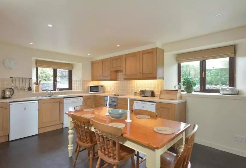 هتل Melfort Village