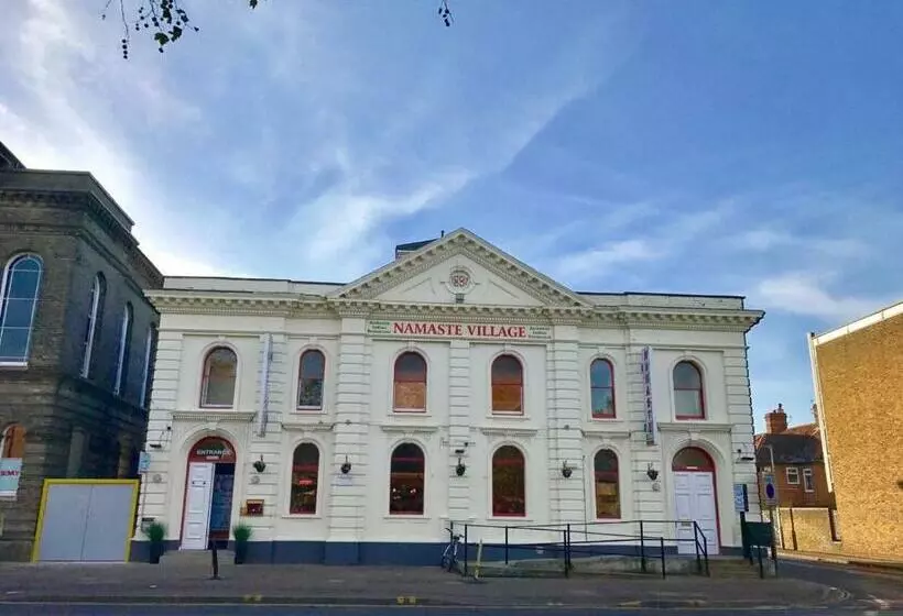 هتل Namaste Palace