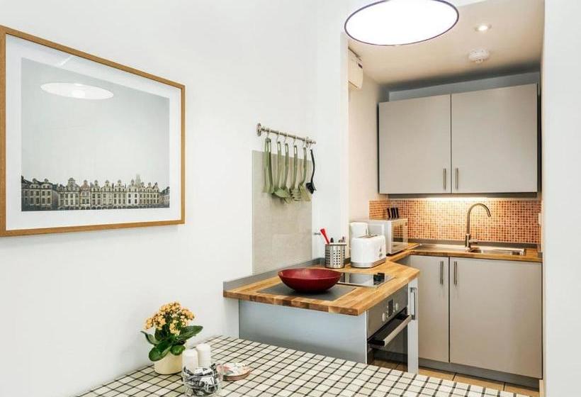 Отель Ships Mews