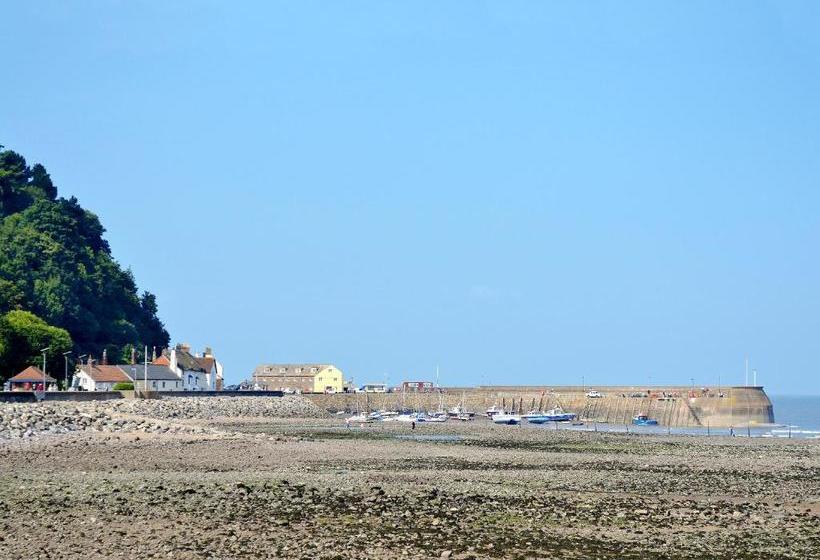 Отель Ships Mews