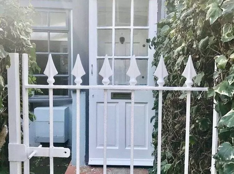 ホテル Sunny Cottage | By My Getaways | Free Parking