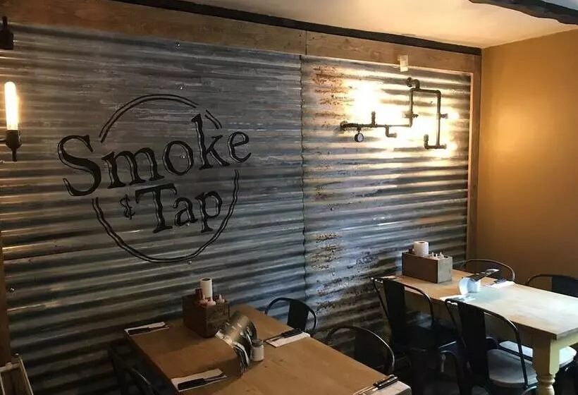 The Swan Hotel Smoke & Taphouse