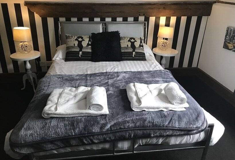 The Swan Hotel Smoke & Taphouse