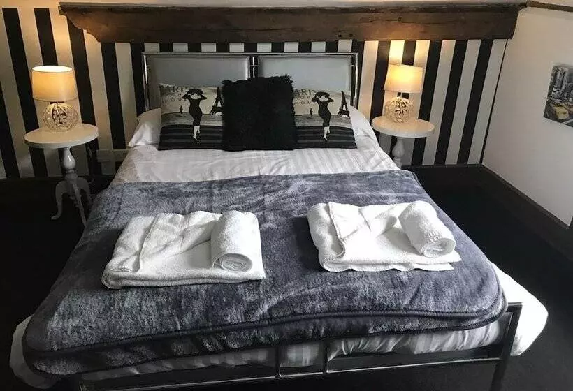 The Swan Hotel Smoke & Taphouse