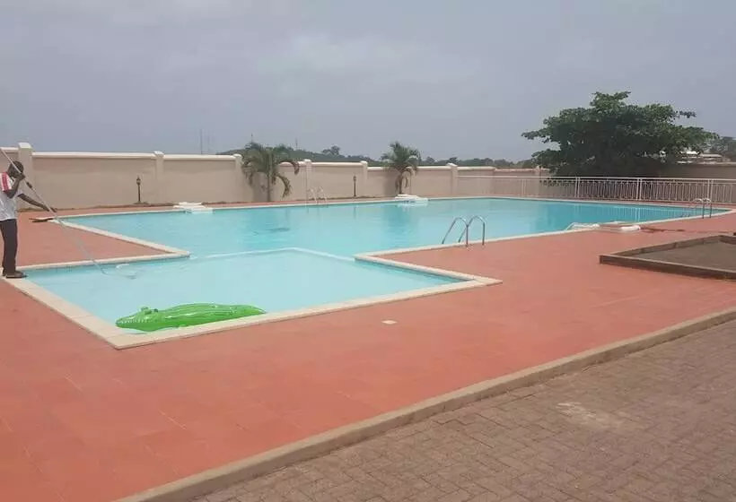 هتل The Villa 9 At Seaview Estate
