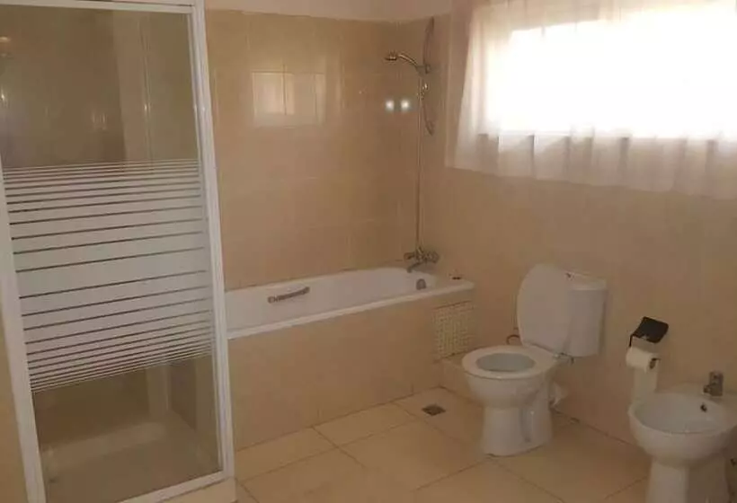 هتل The Villa 9 At Seaview Estate