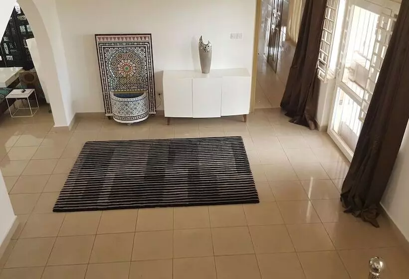 هتل The Villa 9 At Seaview Estate