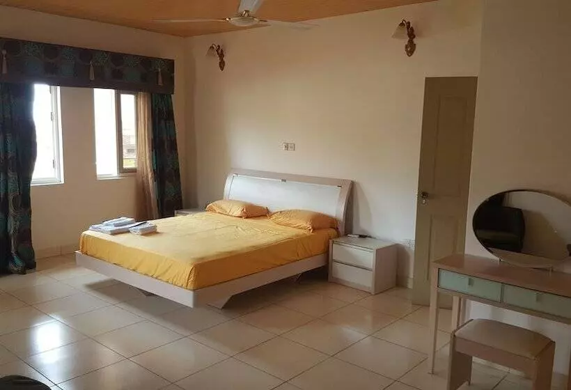 هتل The Villa 9 At Seaview Estate