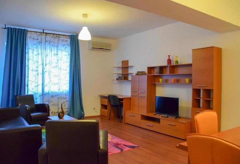 هتل West Gate Studios