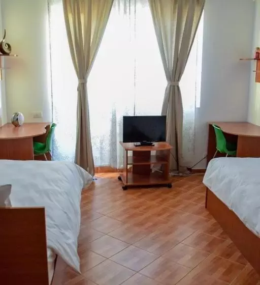 Hotel West Gate Studios