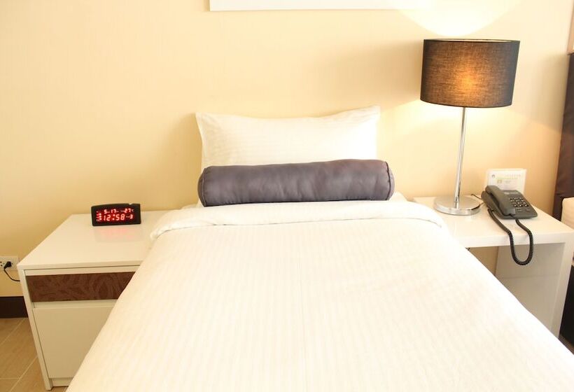 Csuites At Two Central Residences