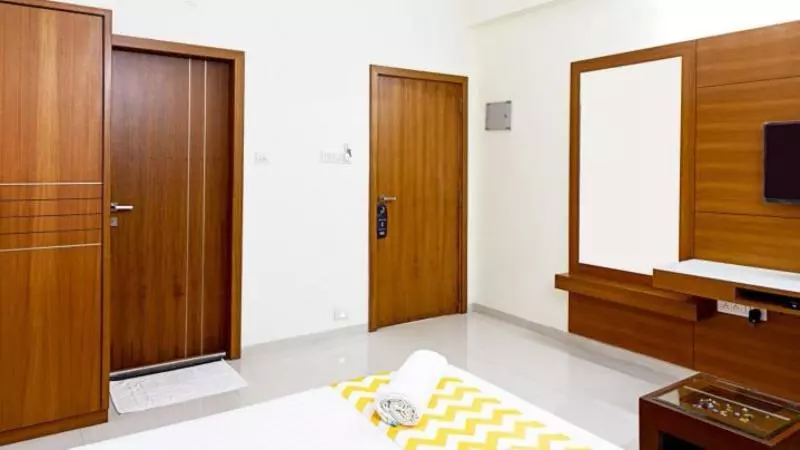 Fabhotel Eminent Suites Gachibowli