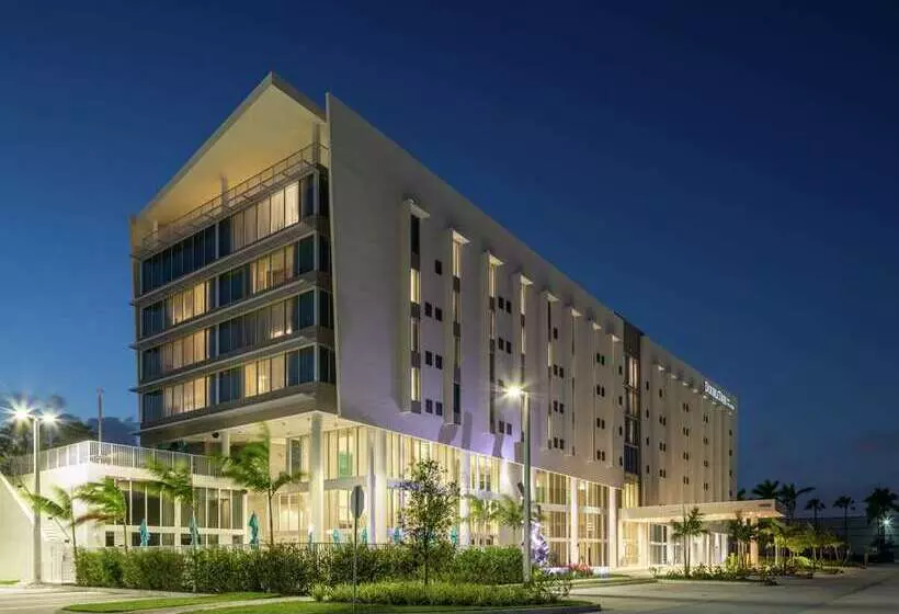 Hotelli Doubletree By Hilton Miami   Doral, Fl