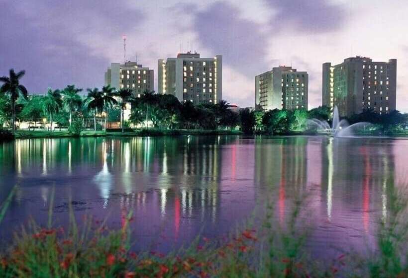 בית מלון כפרי Doubletree By Hilton Miami Doral, Fl