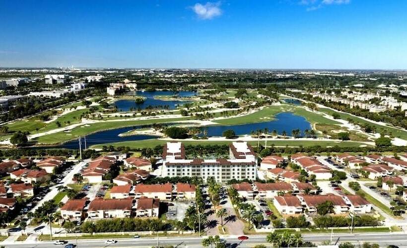 בית מלון כפרי Doubletree By Hilton Miami Doral, Fl