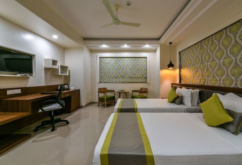 Hotel Aishwarya Regency