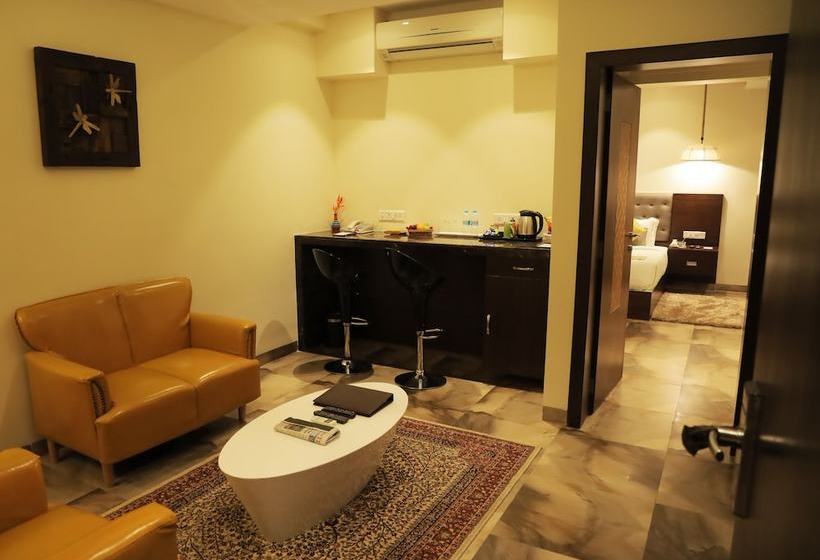 Hotel Aishwarya Regency