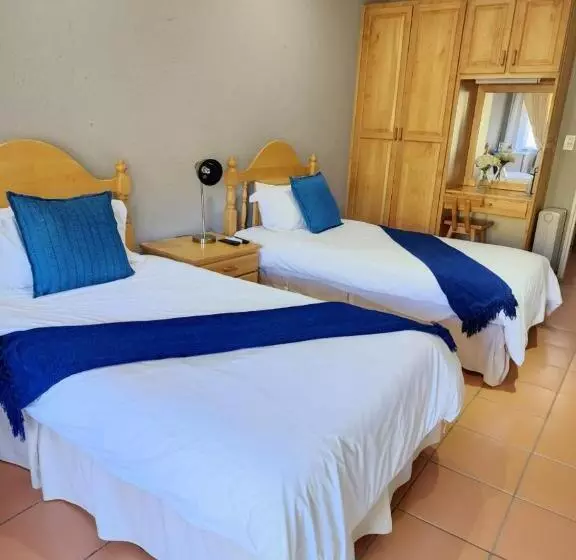 ホテル Emoyeni Guest House