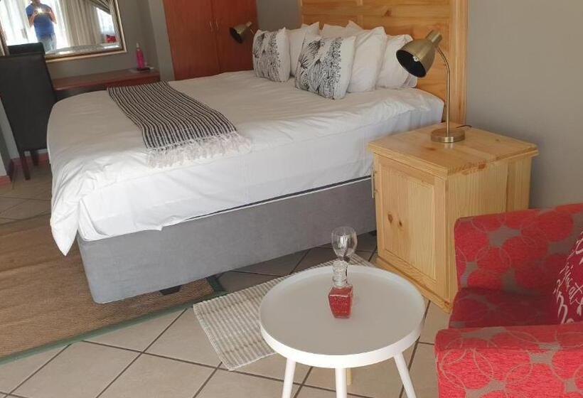 فندق Emoyeni Guest House