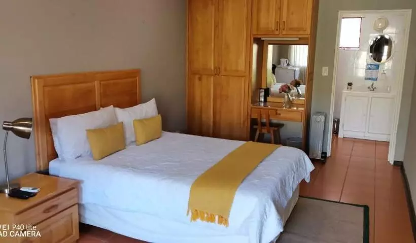 ホテル Emoyeni Guest House
