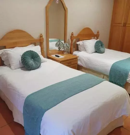 ホテル Emoyeni Guest House