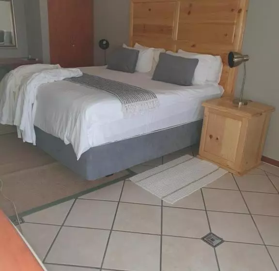 ホテル Emoyeni Guest House