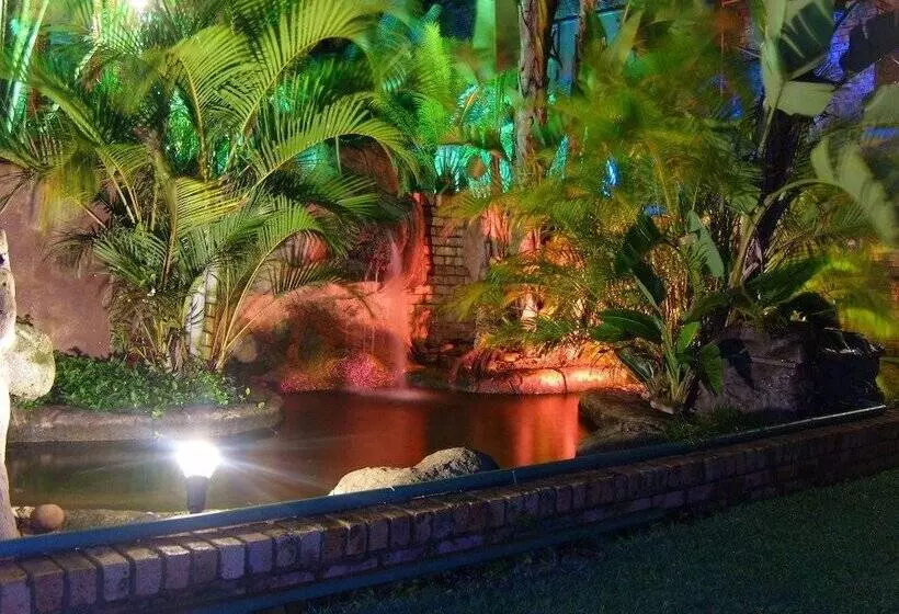 ホテル Emoyeni Guest House