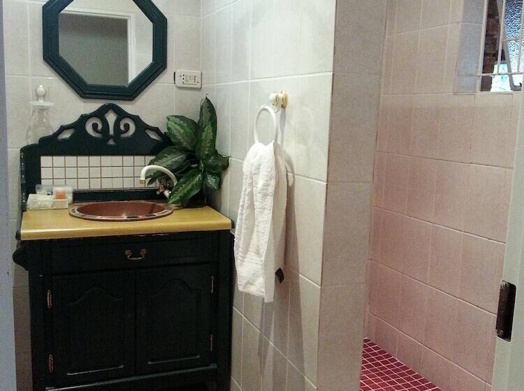 فندق Emoyeni Guest House