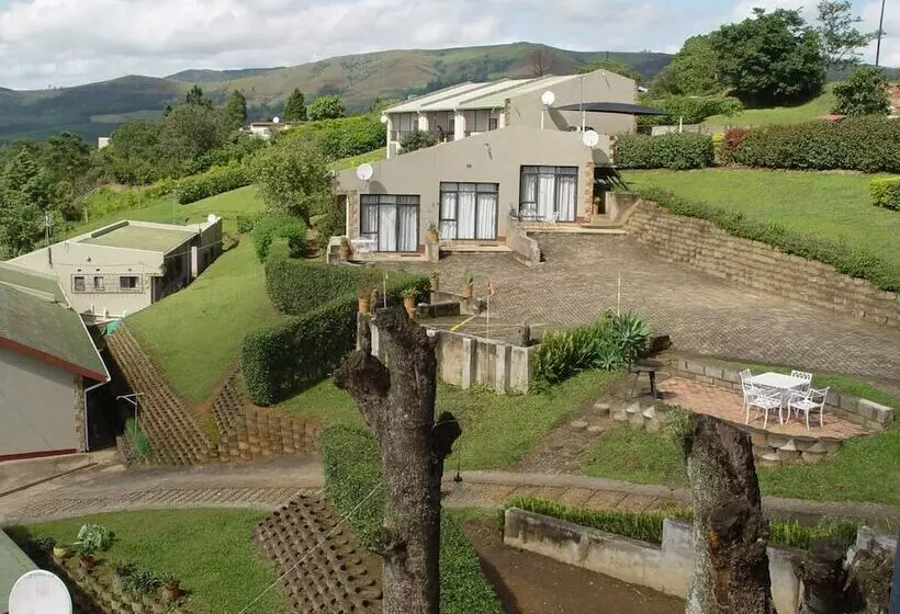 هتل Esther's Lodge