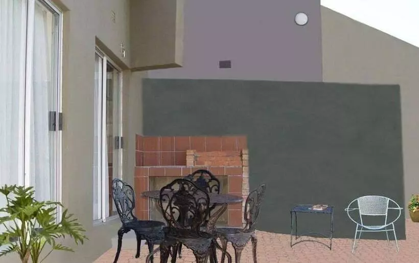 هتل Esther's Lodge