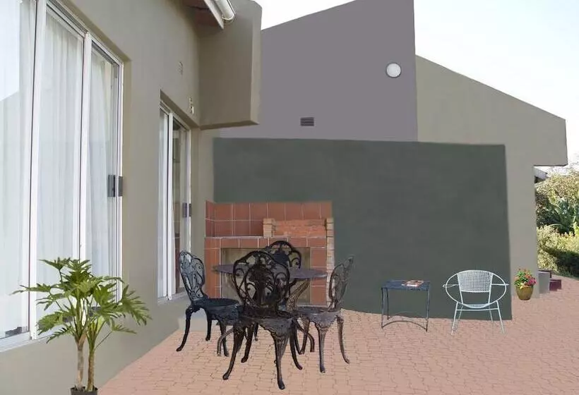 هتل Esther's Lodge