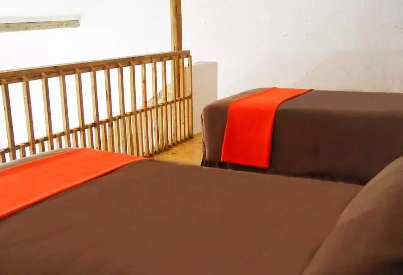 هتل Esther's Lodge