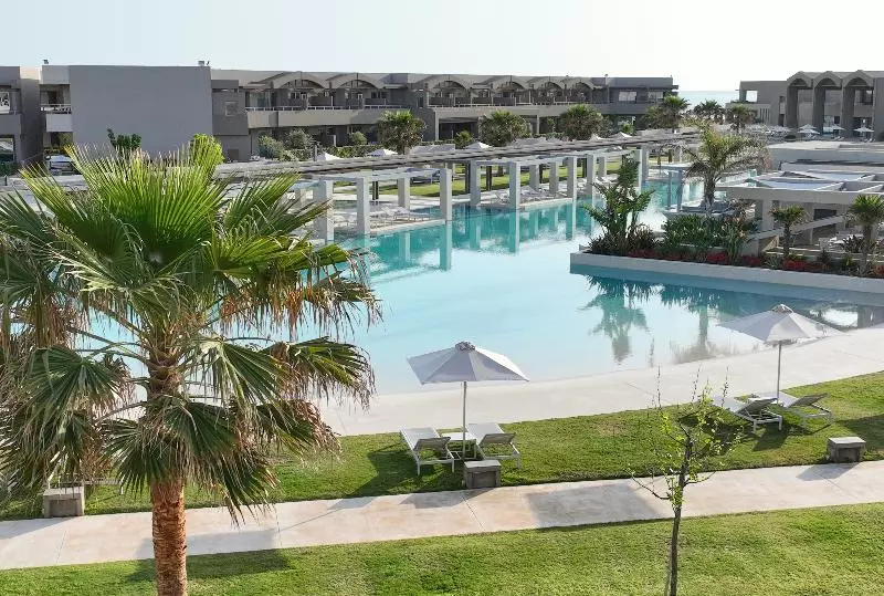 Hotelli Euphoria Resort  All Inclusive