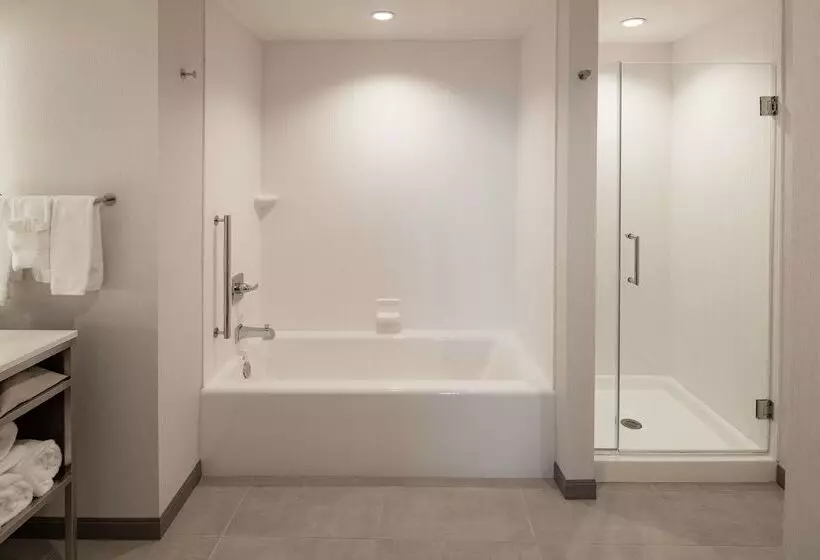 Hotelli Hilton Garden Inn Dallas  At Hurst Conference Center