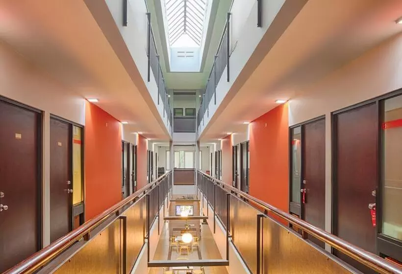 ホテル Literooms Setiabudi Sudirman