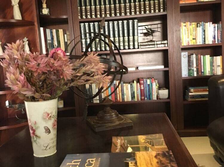 هتل Nuwerus Lodge Paarl