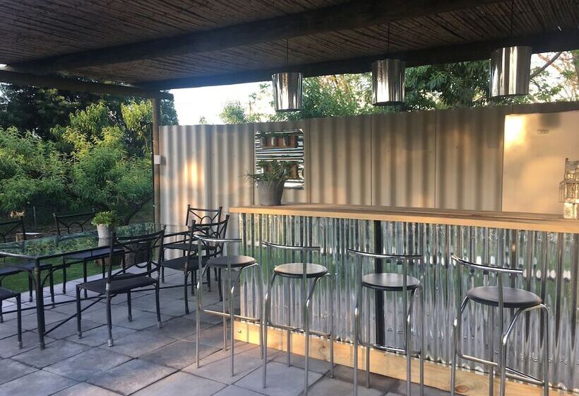 هتل Nuwerus Lodge Paarl