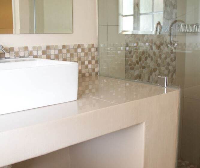 هتل Nuwerus Lodge Paarl