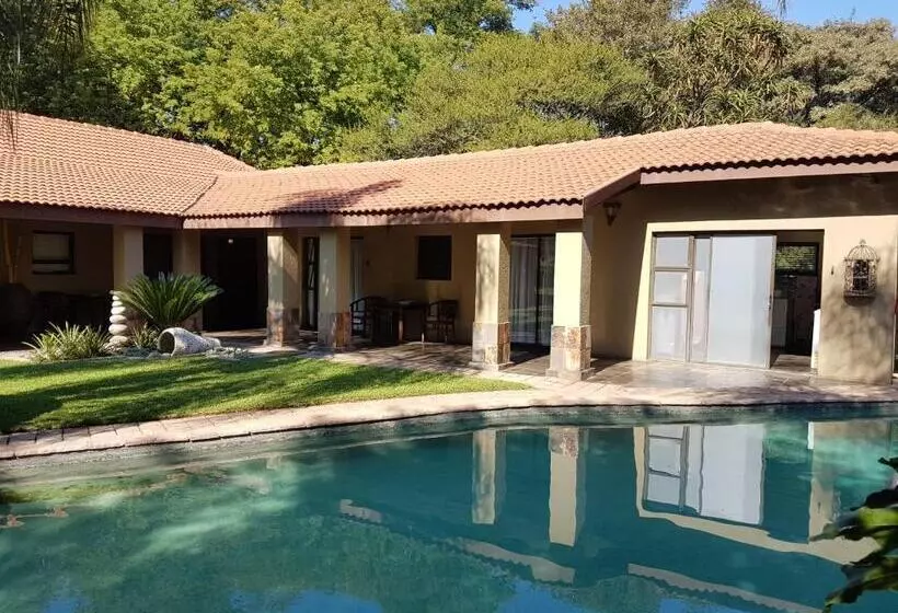 Hotelli Santai Guesthouse