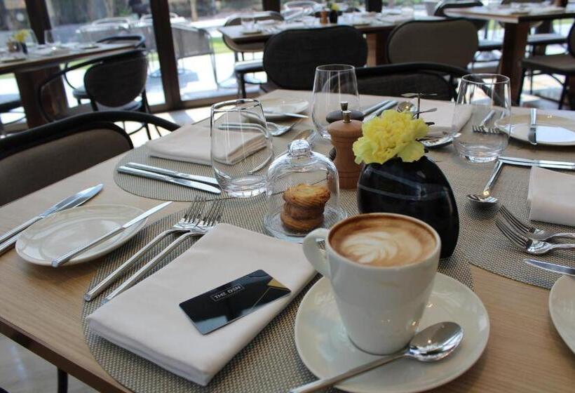 هتل The Den Bengaluru