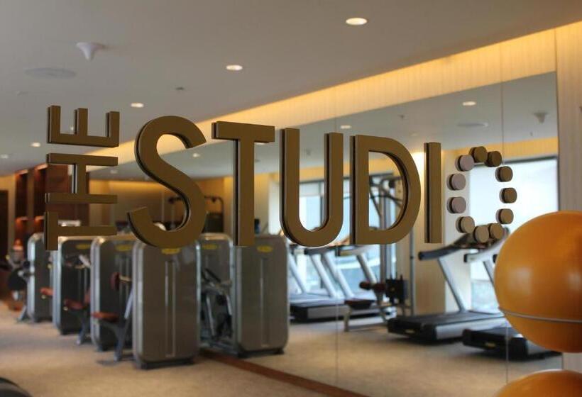 هتل The Den Bengaluru