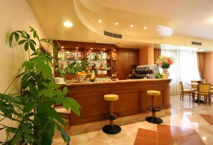 هتل Villa Luca