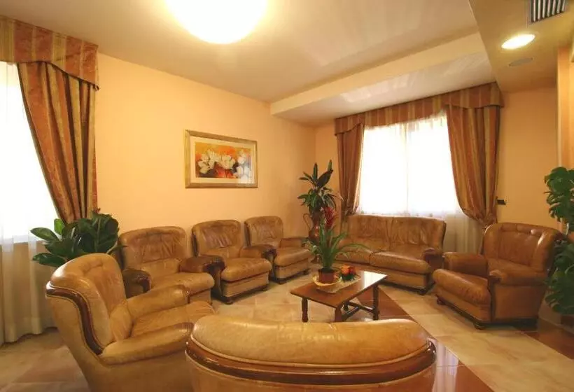 هتل Villa Luca