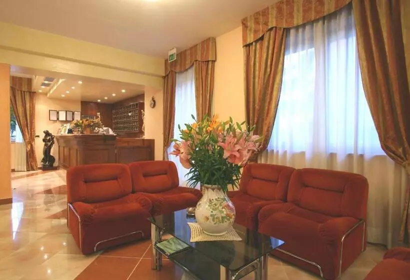 هتل Villa Luca