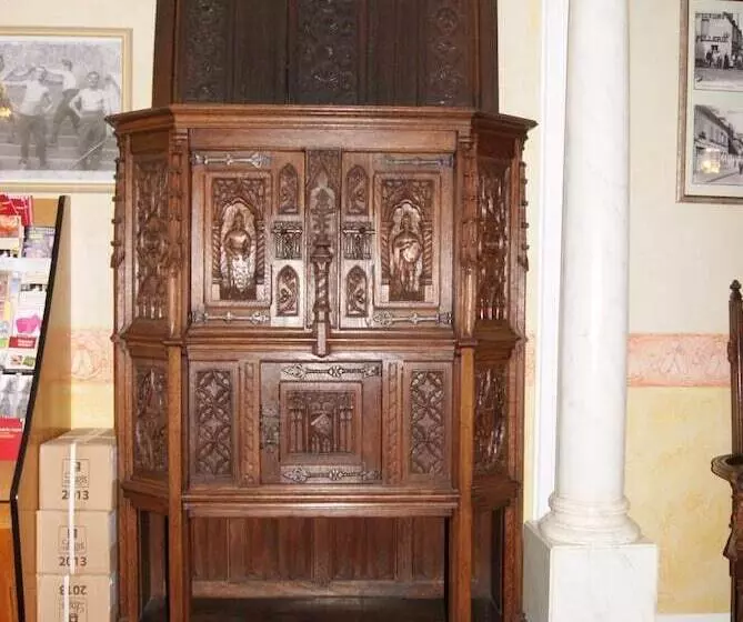 Hotelli Logis Hôtel & Restaurant Du Chemin Des Dames