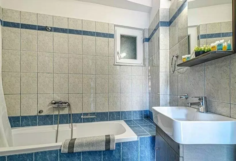 Palapart Gikas Gouvia