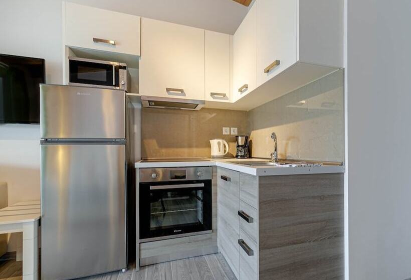 Palapart Gikas Gouvia