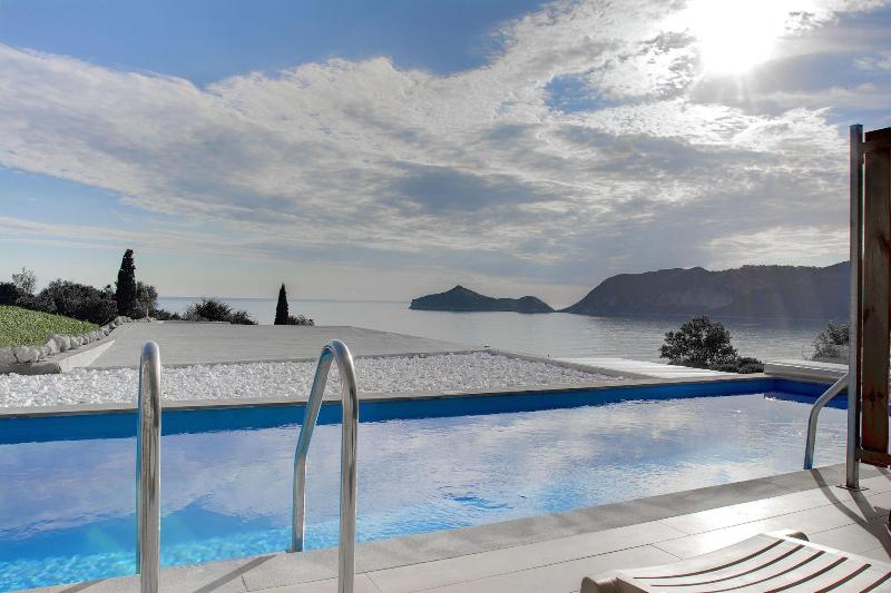 ホテル Porto Demo