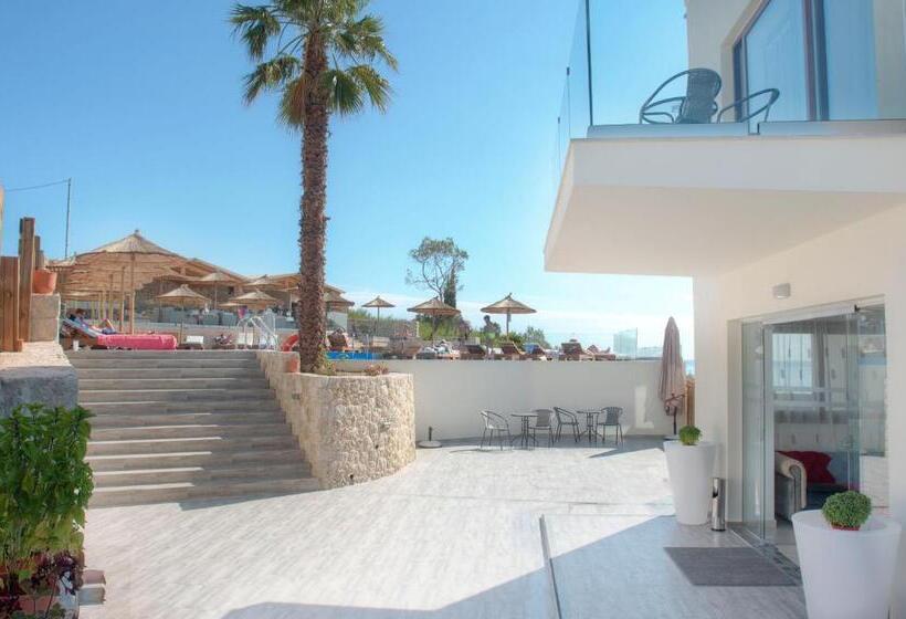 ホテル Porto Demo