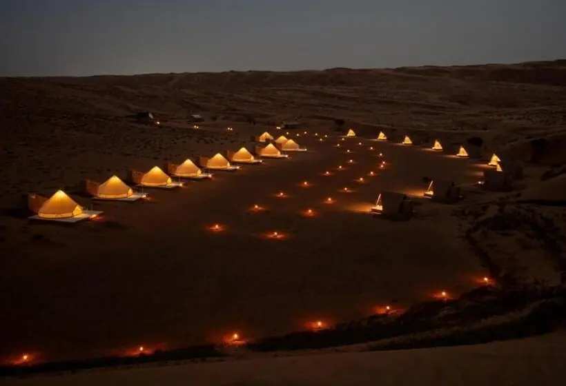 استراحتگاه Adventurer Camp
